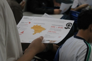 Escola Municipal Professora Laís Peralta Carneiro promove feira com foco em cidadania, informação e prevenção à violência