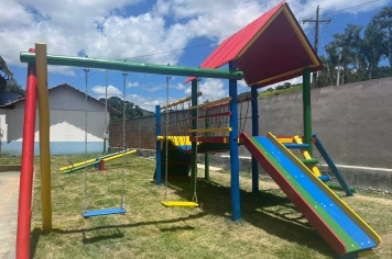 Parquinho da Escola Municipal Guilhermino Batista Campos é concluído no Distrito de Posses