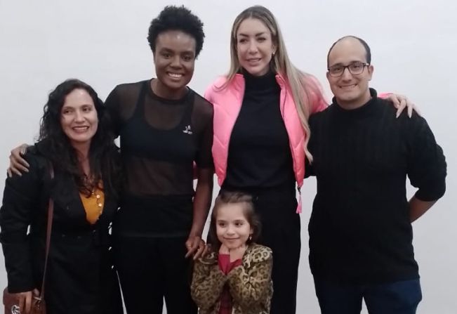 Presenças Olímpicas maracam Maria da Fé durante o lançamento da marca esportiva Lubrizzi