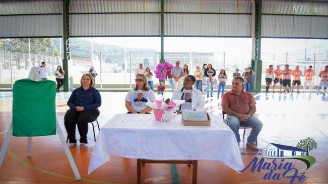 ENTREGA DA QUADRA POLIESPORTIVA DO ESTÁDIO MUNICIPAL