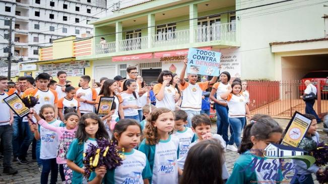 PASSEATA EDUCATIVA EM COMBATE A DENGUE