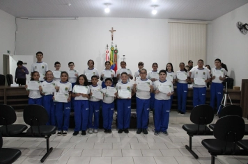Formatura da Escola Pré-Militar de Maria da Fé reúne alunos e familiares na Câmara Municipal